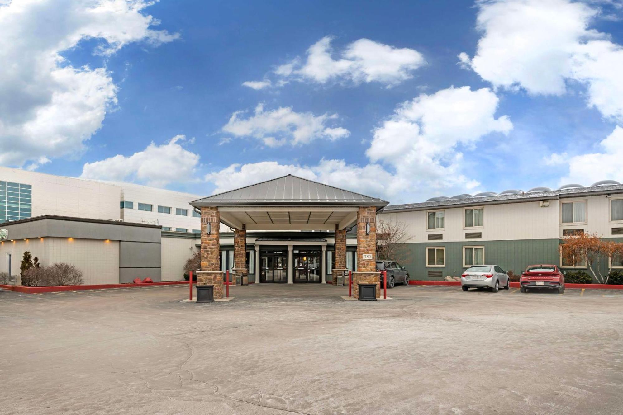 Best Western Green Bay Inn And Conference Center Exterior photo